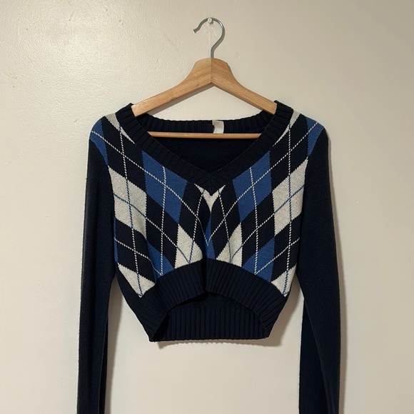 H&M Sweaters - patterned blue sweater cardigan